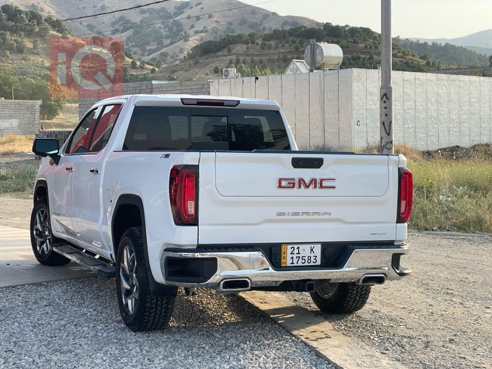 GMC Sierra